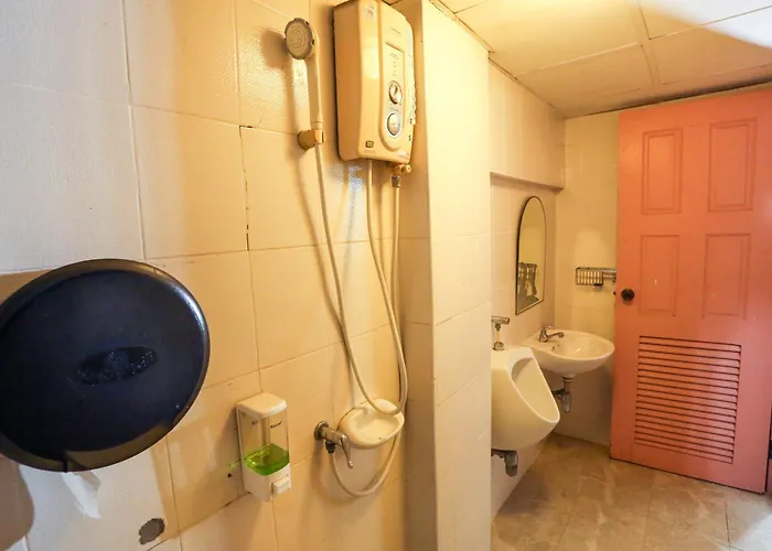 Pjr Chateau Hostel