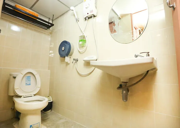 Pjr Chateau Hostel *