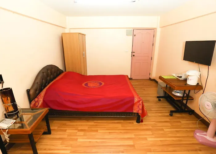 Pjr Chateau Hostel