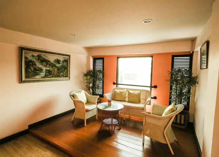 Pjr Chateau Hostel *