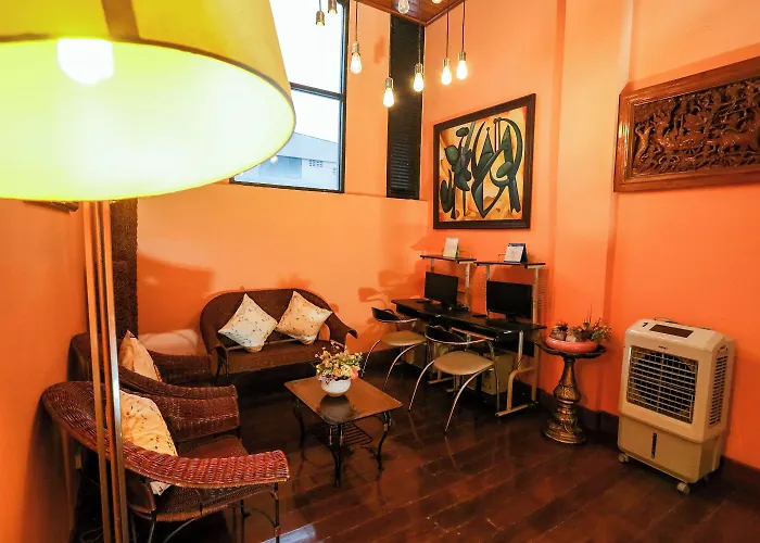 Pjr Chateau Hostel *