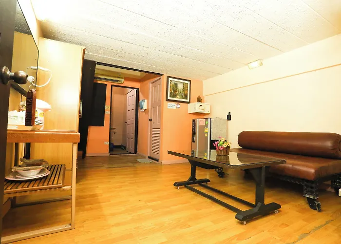 Hostel Pjr Chateau *